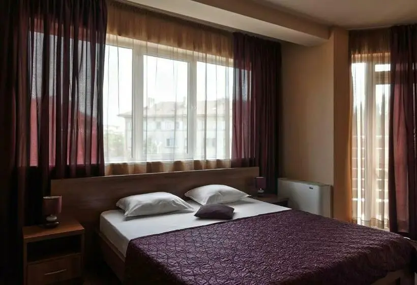 اتاق استاندارد با بالکن, Family Hotel Gerdjika