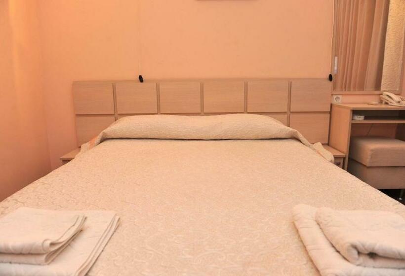 Номер Стандарт Индивидуальный, семеен хотел сокол