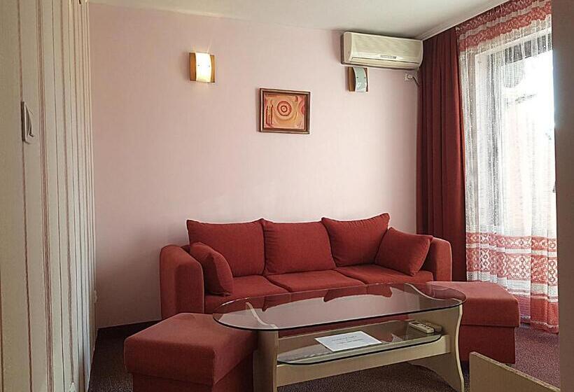 Люкс, семеен хотел сокол