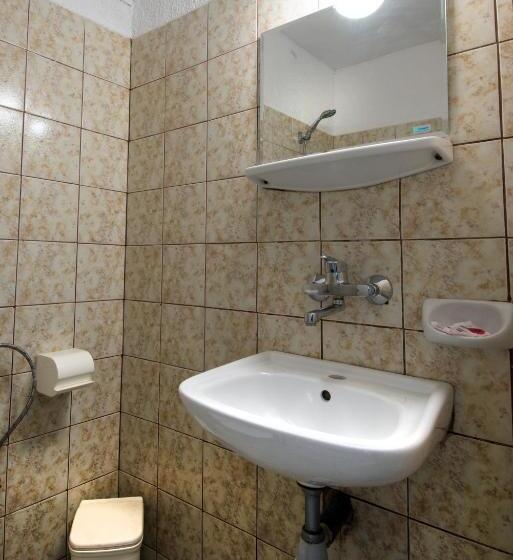 Quarto Estandar, Ariana