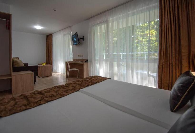 غرفة عائلية, Ariana