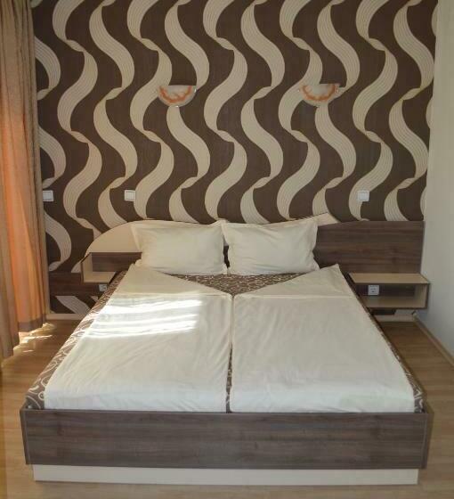 סוויטה עם מרפסת, Eos