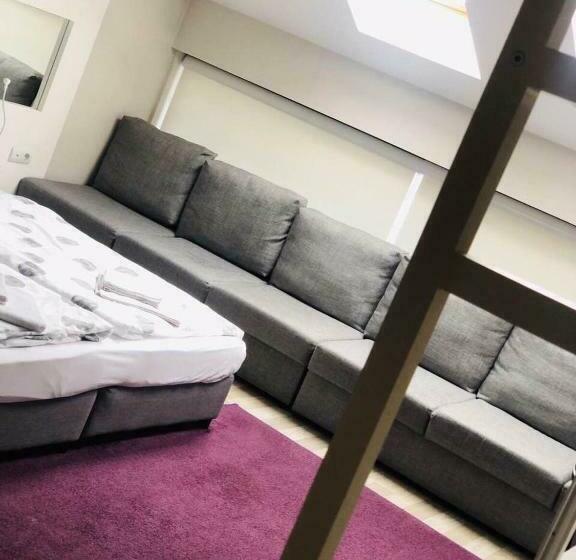 غرفة قياسية, Executive Rooms And Suites Play