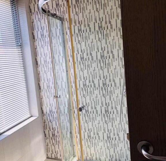 غرفة قياسية, Executive Rooms And Suites Play