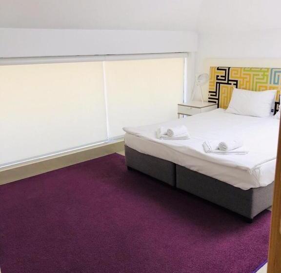 سوئیت 2 خوابه, Executive Rooms And Suites Play