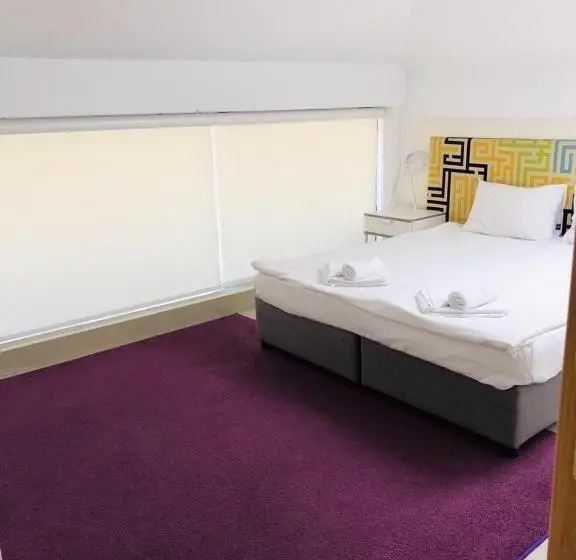 سوئیت 2 خوابه, Executive Rooms And Suites Play