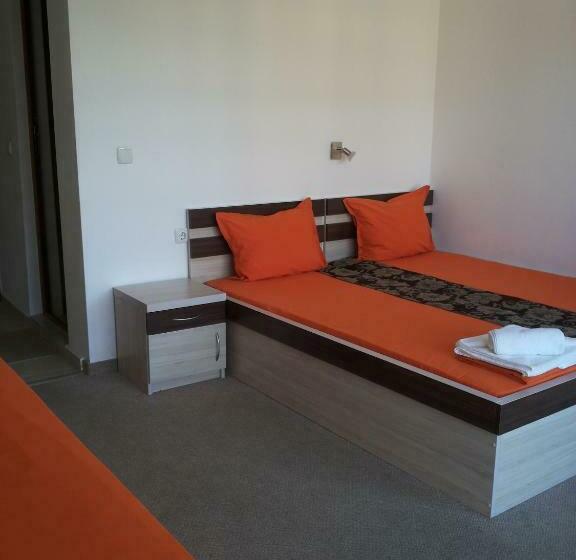 스탠다드 트리플 룸, Golden Lion