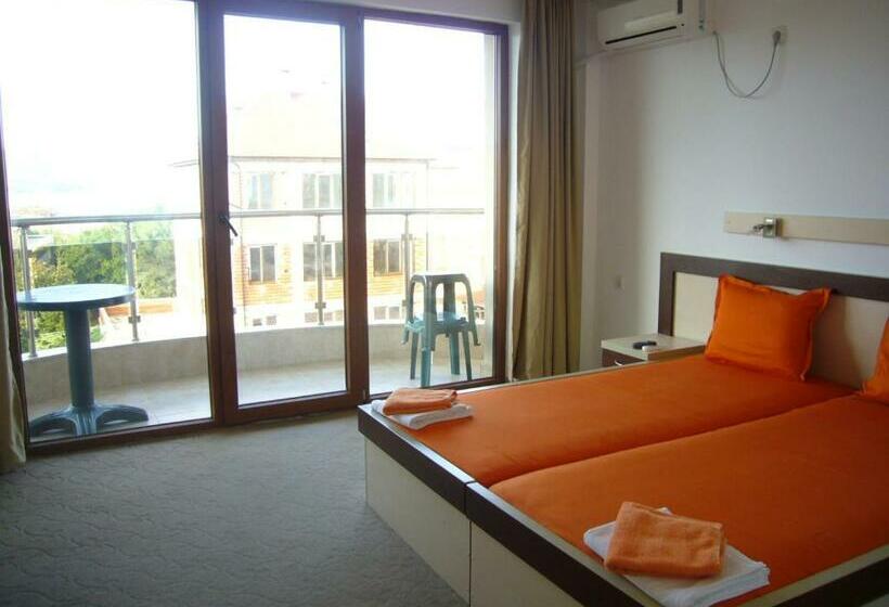 스탠다드 룸, Golden Lion