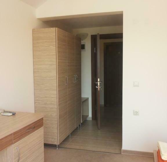 스탠다드 룸, Golden Lion