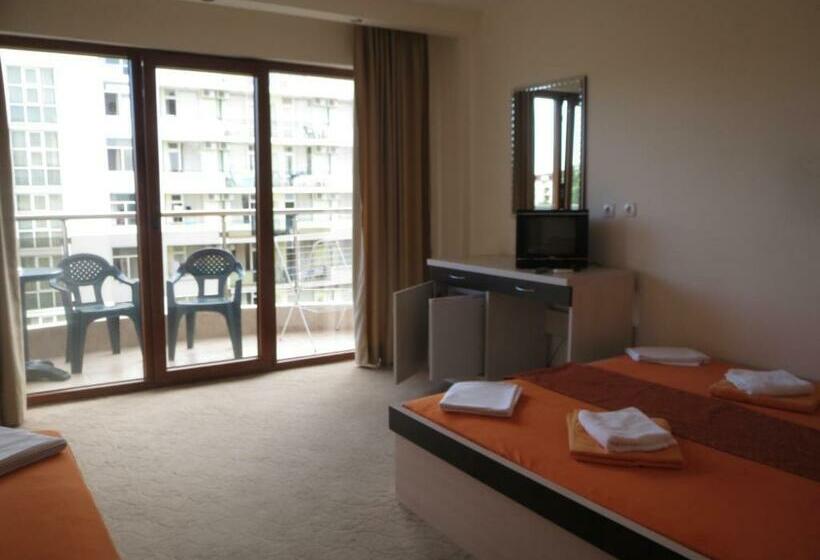 스탠다드 트리플 룸, Golden Lion