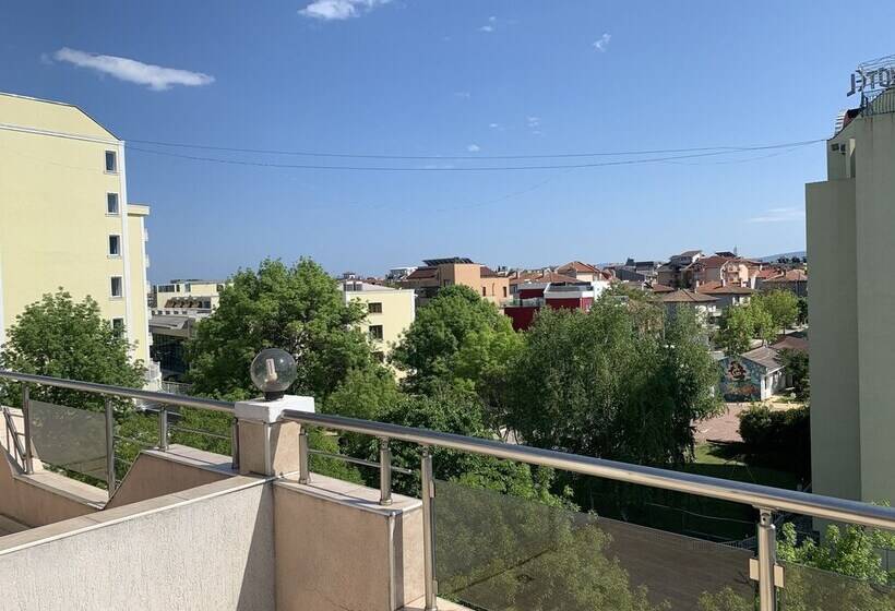 스탠다드 룸, Golden Lion