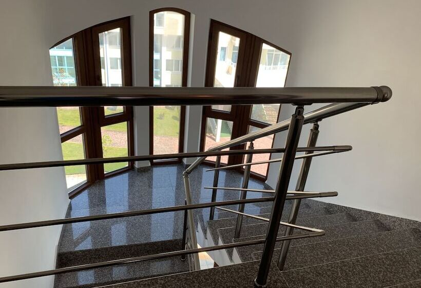 חדר סטנדרט לשלושה, Golden Lion