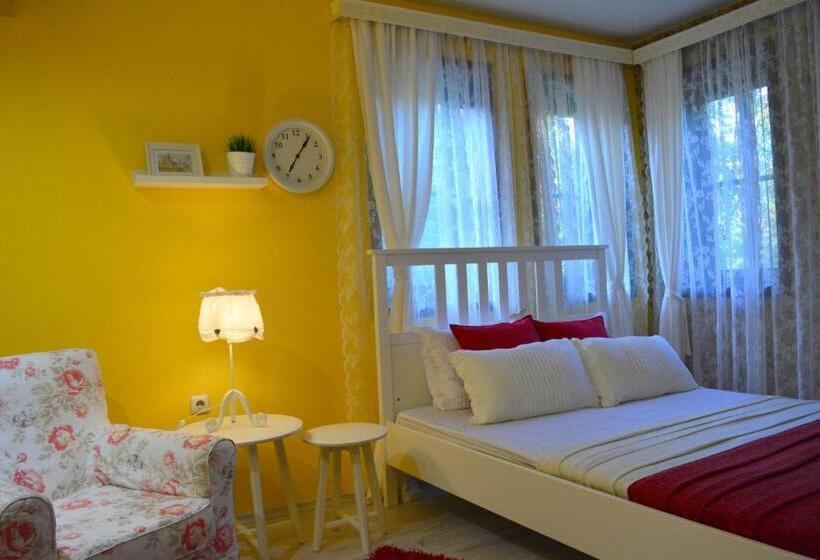 高级大房间, Minaliat Vek