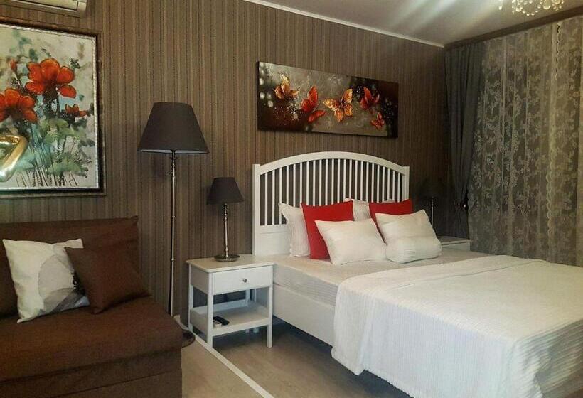 高级大房间, Minaliat Vek