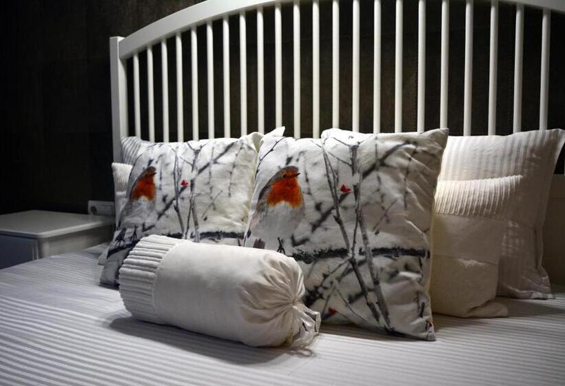 套房, Minaliat Vek