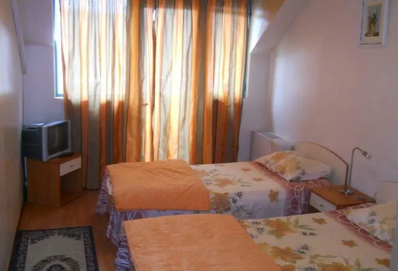 Habitación Estándar, Orient