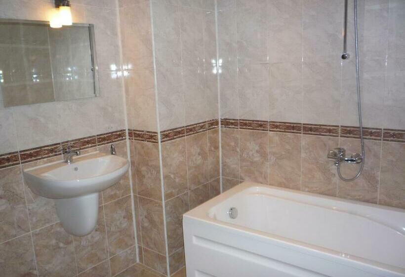 标准间带阳台, Priyateli   Friends