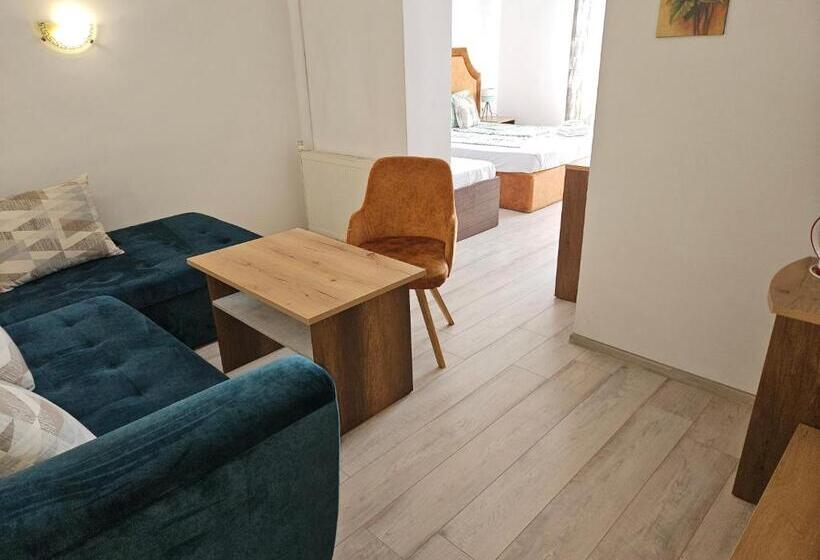 家庭套房, Priyateli   Friends