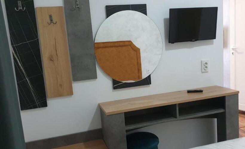 套房, Priyateli   Friends