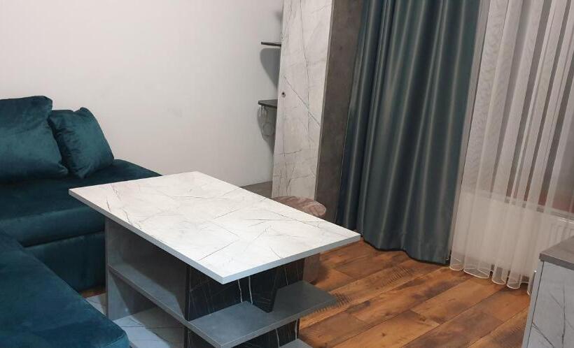 套房, Priyateli   Friends