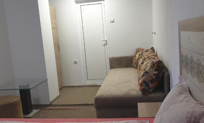 带露台的标准房间, Priyateli   Friends