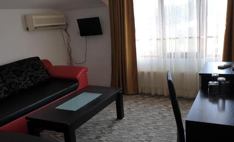 家庭套房, Priyateli   Friends