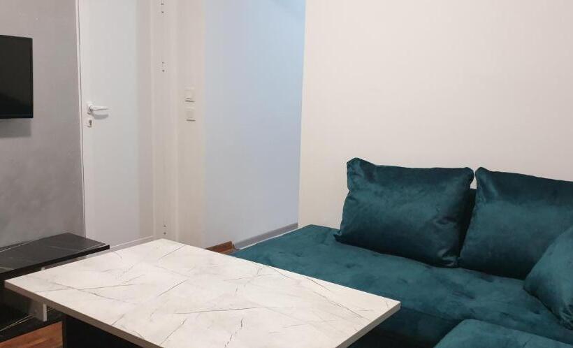 套房, Priyateli   Friends