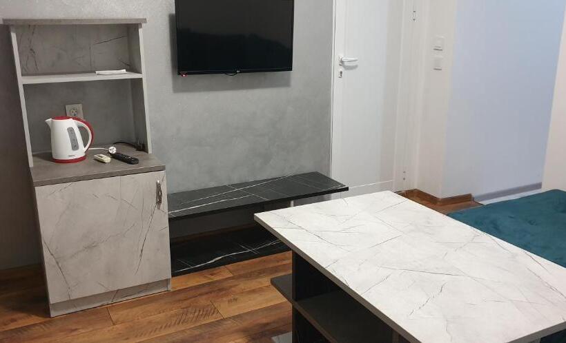 套房, Priyateli   Friends