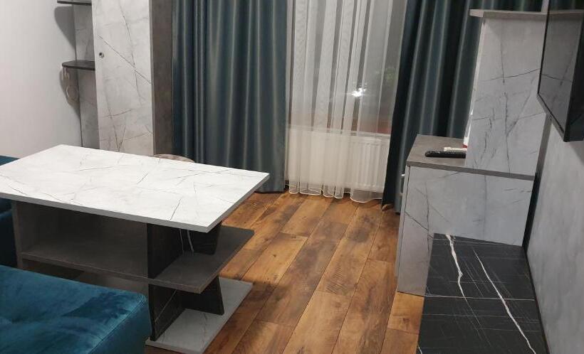 套房, Priyateli   Friends