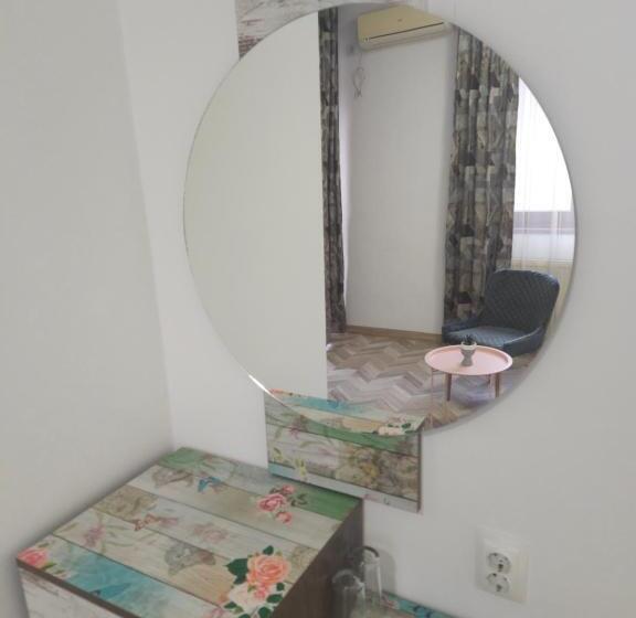 标准间带阳台, Priyateli   Friends