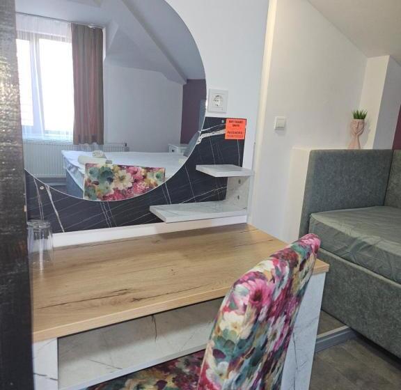 标准三人间, Priyateli   Friends