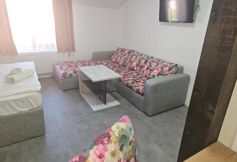 标准三人间, Priyateli   Friends