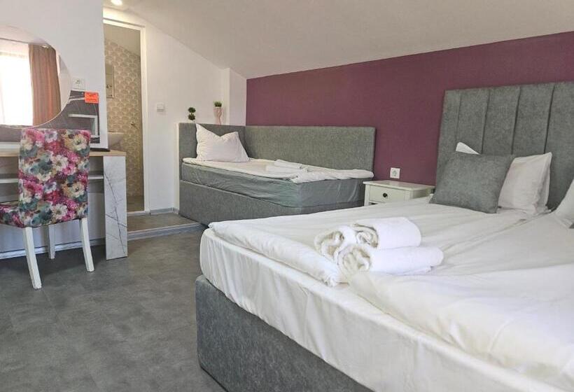 标准三人间, Priyateli   Friends