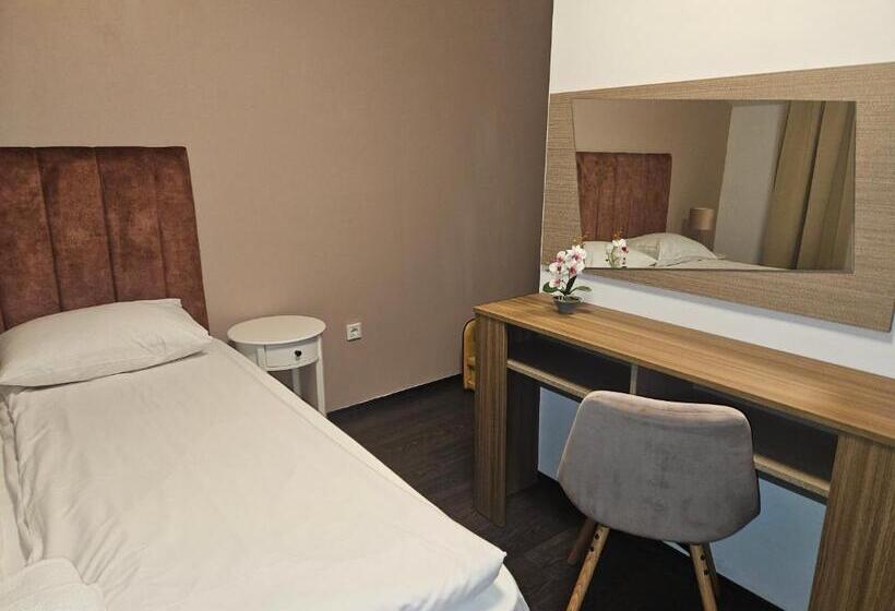 标准间, Priyateli   Friends