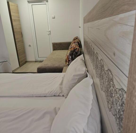 带露台的标准房间, Priyateli   Friends