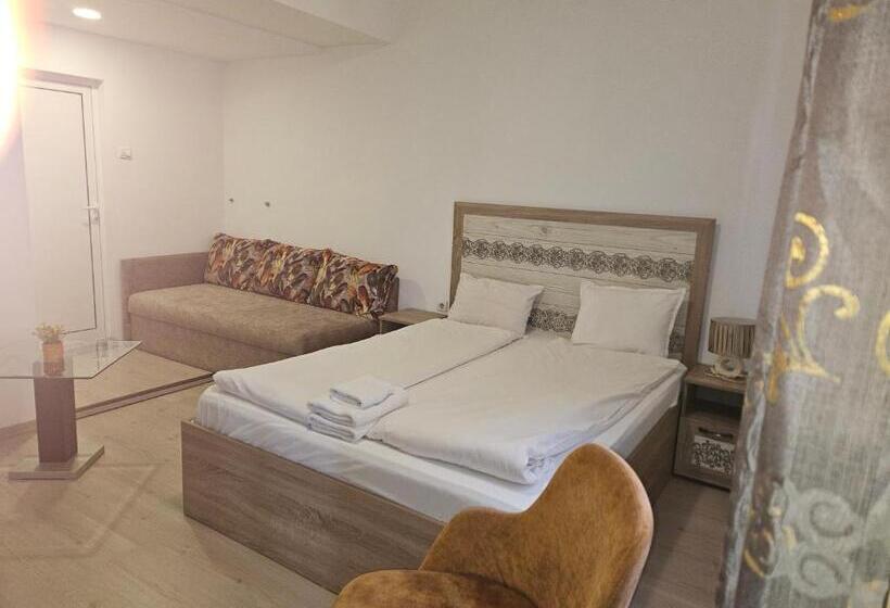 带露台的标准房间, Priyateli   Friends