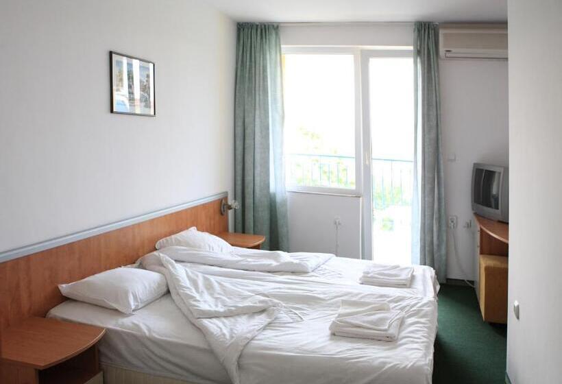 חדר סטנדרט עם מרפסת, R&g