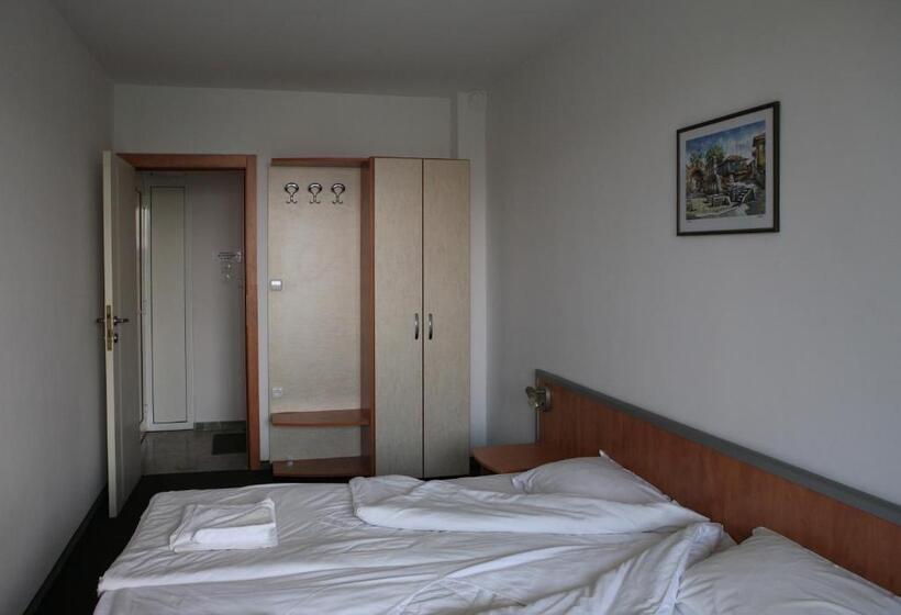 חדר סטנדרט עם מרפסת, R&g