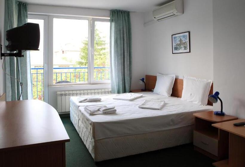 חדר סטנדרט עם מרפסת, R&g