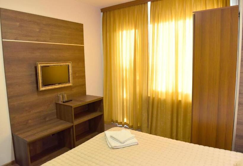 Quarto Estandar Individual, Rothmans