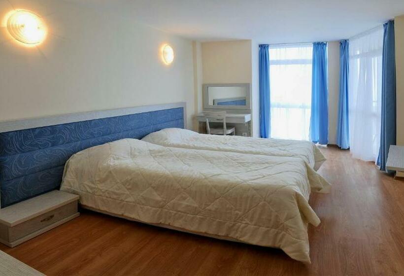 סטודיו סטנדרטי עם נוף לים ומרפסת, Royal Bay Resort   All Inclusive And Free Beach Accsess