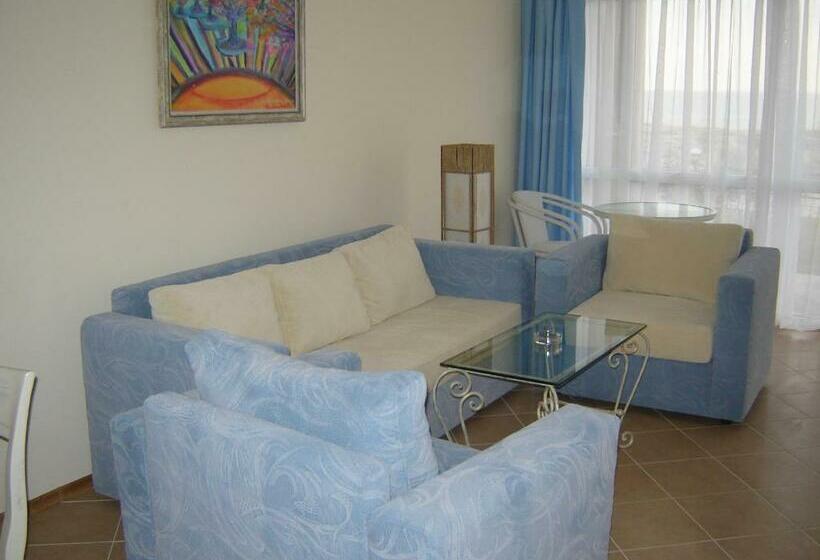 דירת חדר עם נוף לים ומרפסת, Royal Bay Resort   All Inclusive And Free Beach Accsess