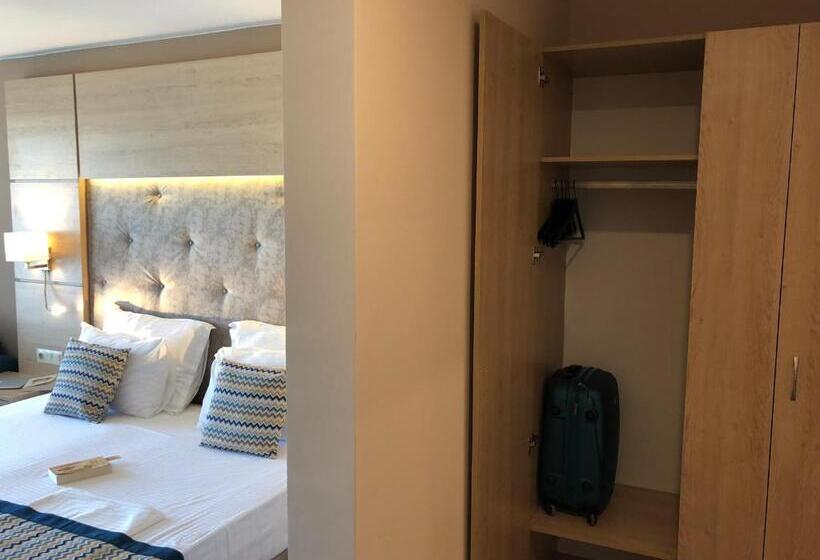 스탠다드 발코니 룸 측면 바다 전망, Royal Bay Resort   All Inclusive And Free Beach Accsess