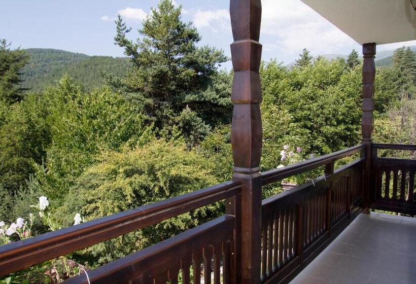 带阳台套房, Rusaliite Adventure House