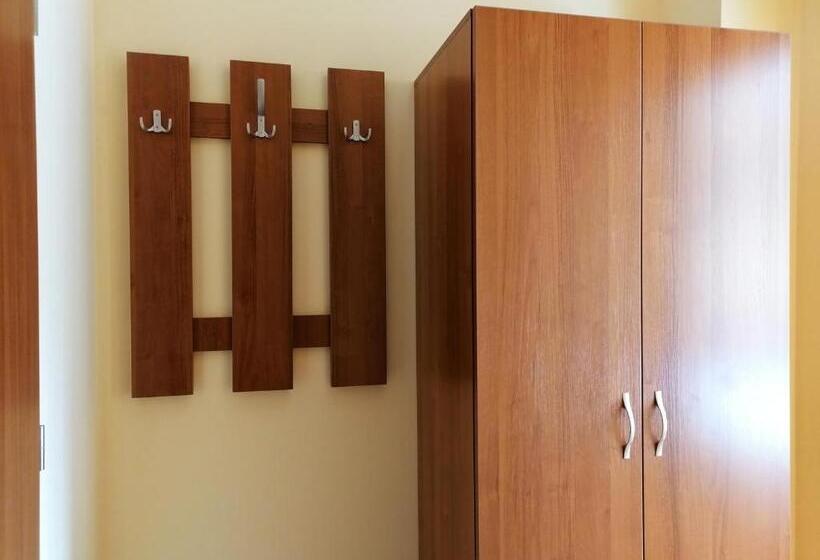 带阳台套房, Rusaliite Adventure House