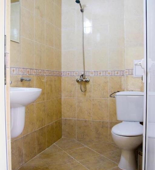 带阳台的三人标准间, Rusaliite Adventure House