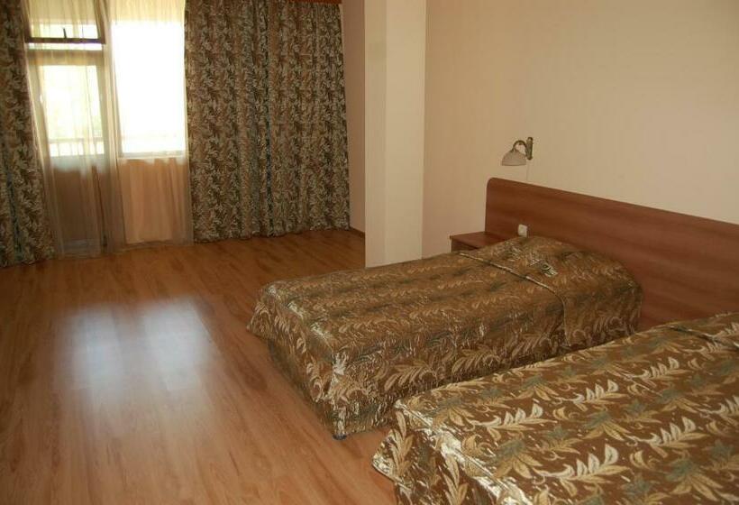 غرفة قياسية مزوَّدة بشُرفة, Svetitsata