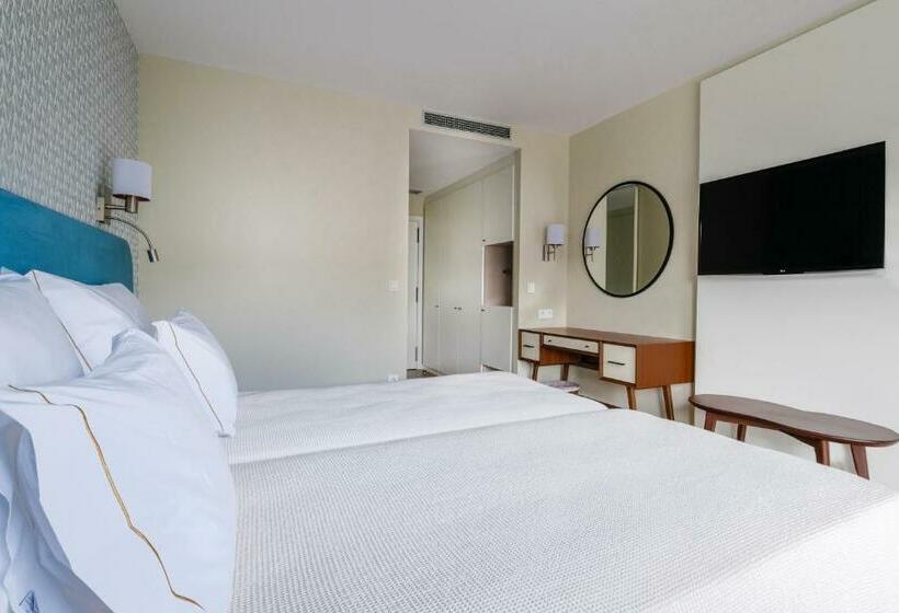 デラックスルーム, Vouga