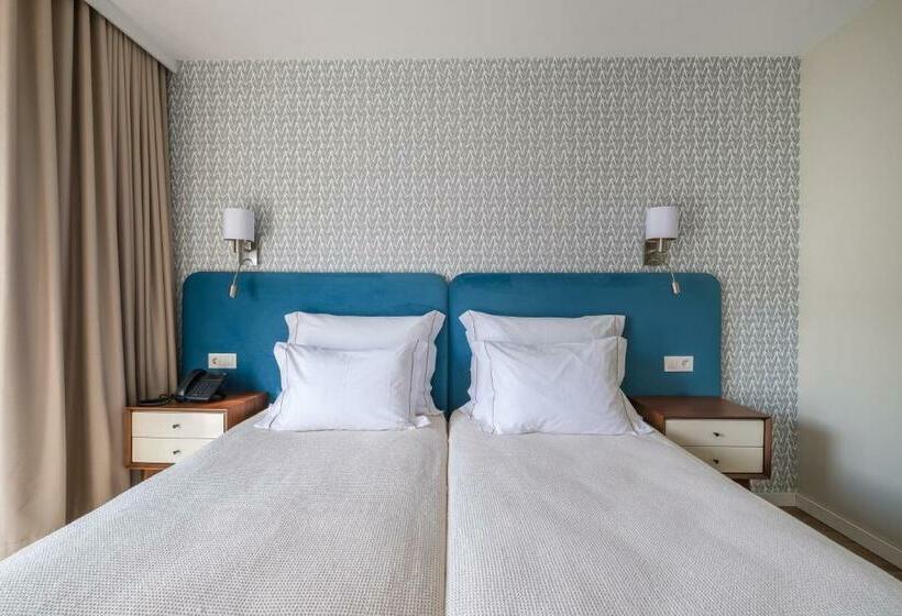 デラックスルーム, Vouga