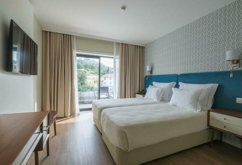 デラックスルーム, Vouga